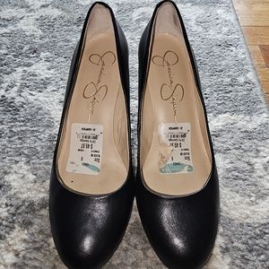 EUC Jessica Simpson Round Toe Wedge Pump- Size 9.